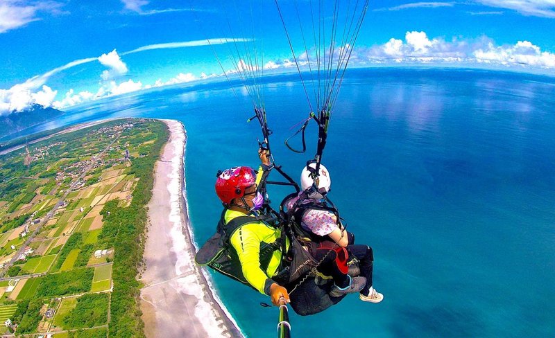 Paragliding Experience in Taroko, Hualien by Fly Hualien