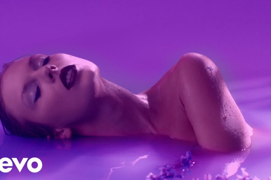 Taylor Swift – Lavender Haze (Official Music Video)
