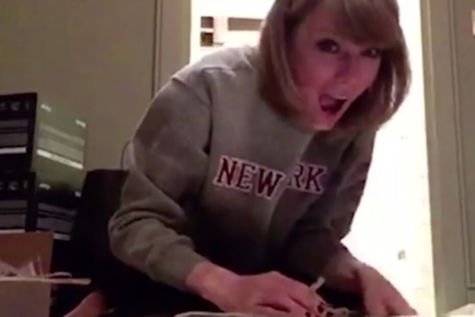 Taylor Swift’s Gift Giving of 2014 | SWIFTMAS