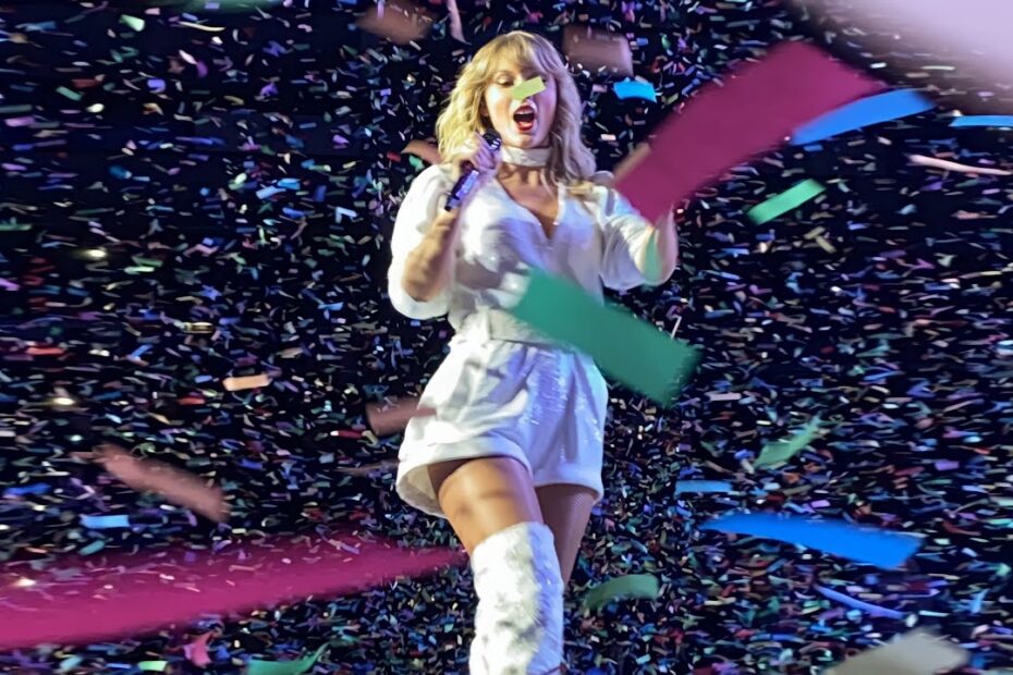 Taylor Swift – Shake It Off (Live at Capital’s Jingle Bell Ball 2019)
