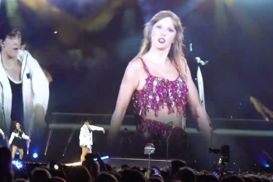 Taylor Swift Shake it Off 7/22/2023 Lumen Field Seattle WA