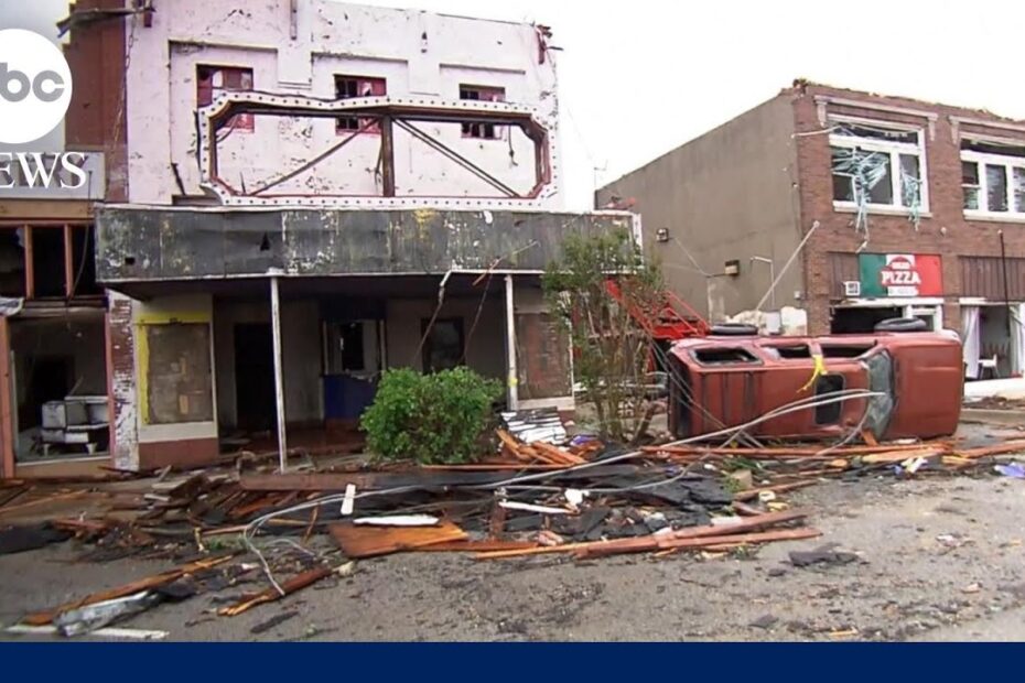 Deadly tornado outbreak levels towns in heartland