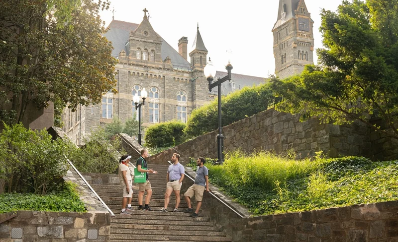 Potomac River and Georgetown Walking Tour in Washington DC