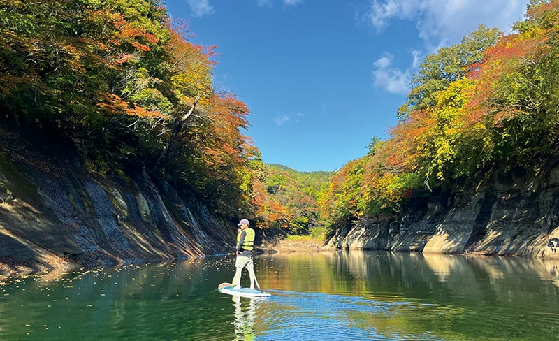 Okura Reservoir SUP Stand Up Paddle Boarding Experience & Defining Western Temple & Nikka Whiskey Distillery Day Tour (Departing from Sendai)