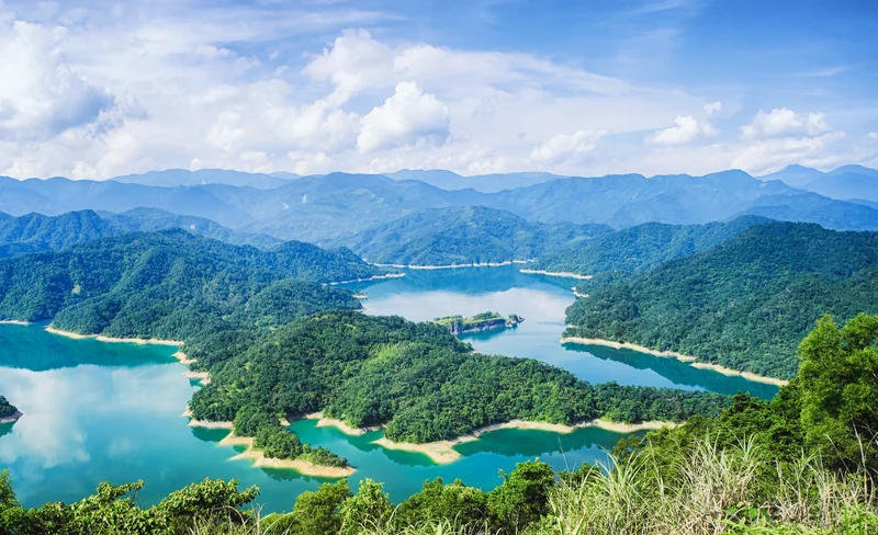 Thousand-Island Lake, Shifen, and Juifen Day Tour with Pick-up