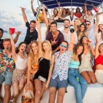 Oahu Waikiki Party Cruise Tour with Complimentary Drink