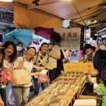 Cook the Taiwanese Specialties and Market Adventure in Taipei